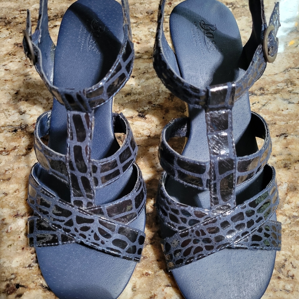 Woman's shoes